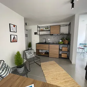 Vela 4 Apartamento Sarandë